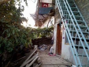 Düğün evinde balkon çöktü: 4 yaralı