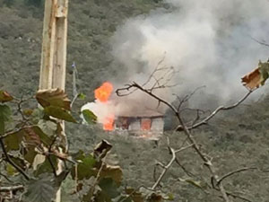 Ahşap ev küle döndü!