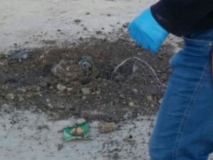 Okul önünde bomba bulundu