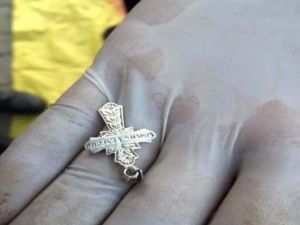 Öldürülen teröristin boynunda ’haç kolye’ çıktı