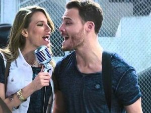 Serenay Sarıkaya ve Kerem Bürsin çiftine nazar değdi!