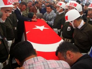 Son yolculuğuna binler uğurladı