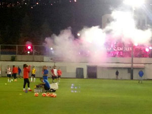 Trabzonspor antrenmanı duman altında