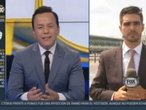 Muhabire canlı yayında araba çarptı