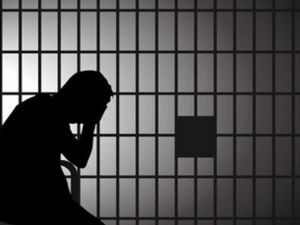 Telefonda erkek sesi duyunca cezaevinden kaçıp...