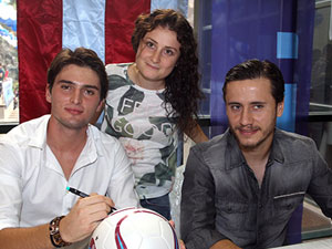 TS'li oyuncular imza dağıttı!