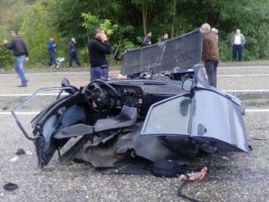 İkiye bölündü: 1 ölü, 6 yaralı