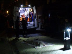 Suriyeli genç evinin önünde silahla öldürüldü!