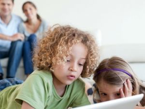Çocuklar sosyal medyanın tehlikelerinden nasıl korunur ?