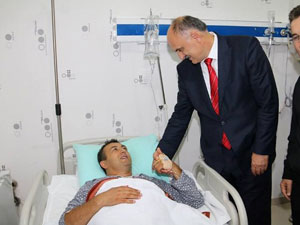 Giresun Valisi'nden yaralı askere ziyaret