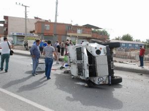 Zırhlı aracın lastiği fırladı: 3 polis yaralı