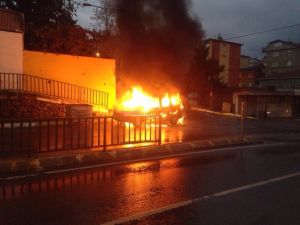 İstanbul Sultanbeyli’de otomobil alev alev yandı !