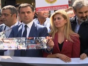 Gazeteciler Ahmet Hakan için yürüdü