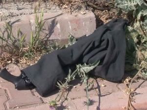 Kaçarken pompalı tüfeği sokağa attılar