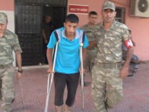 Askerden hava değişimine geldi polise molotof attı