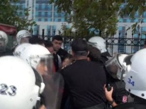 Adliye önünde gerginlik