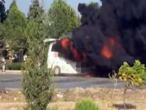 Yolcu otobüsü alev topuna döndü