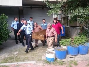 75 yaşındaki adam kendini astı