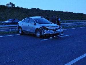 Otomobil Dereye Uçtu: 2 Yaralı