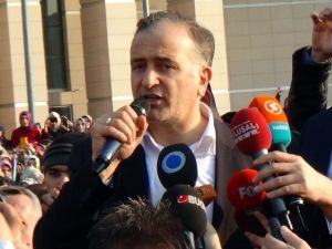 Dumanlı Zaman’dan istifa etti