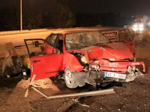 Kontrolden çıkan araç beton bariyerleri parçaladı: 1 yaralı