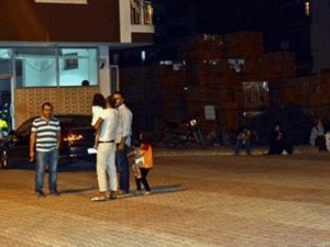 Antalya’daki deprem halkı sokağa döktü
