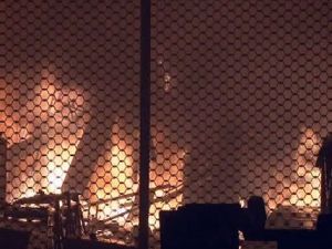 Bursa Kapalıçarşı’da Korkutan Yangın: 40 İş Yeri Küle Döndü