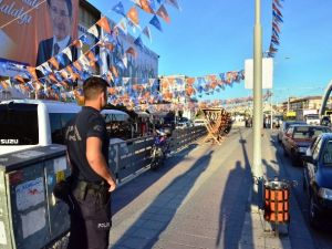 AK Parti önünde şüpheli poşet paniği