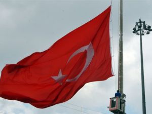 Bayraklar yarıya indi