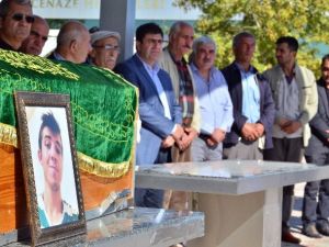 Mitinge ailesinden habersiz gitmiş