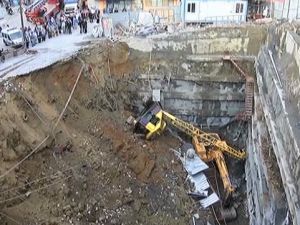 Vinç devrildi: İnsanlar deprem diye sokağa döküldü