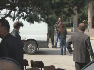 Şüpheli paketten zeytin çıktı