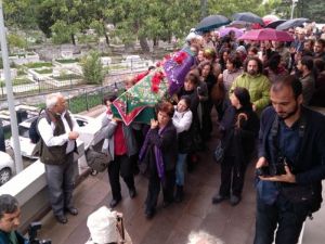 Gülşen Birdal’ın tabutunu kadınlar taşıdı