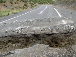 Aylardır kapalı olan Çukurca karayolu görüntülendi