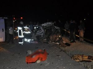 Suriyeli aile trafik kazasında yok oldu