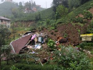 28 köy yolu ulaşıma kapandı