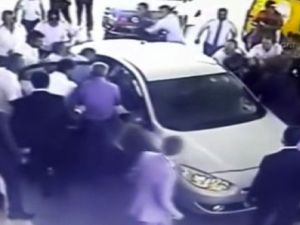 MHP konvoyundakiler AK Parti’li gençlere böyle saldırdı