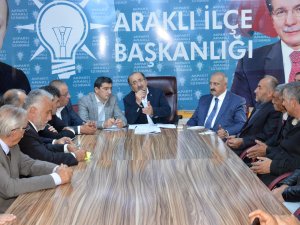 Gümrükçüoğlu Araklı'da muhtarlarla...