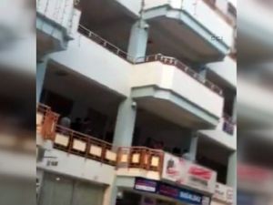 13 kişinin yaralandığı kavga kamerada