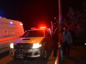 Eşiyle sohbet ederken uçuruma düştü