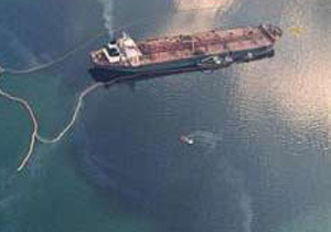 Kaçırılan gemi ile irtibat kuruldu