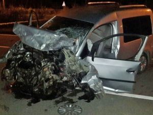 Araçlar hurdaya döndü: 2 ölü, 5 yaralı