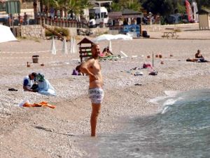 Rus milyarder halk plajında