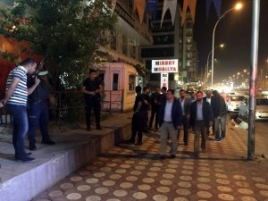 Diyarbakır’da AK Parti İl Binasına Maskeli Grup Bombalı Saldırı Düzenledi
