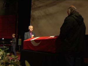 Dostları Memduh Ün’ü andı