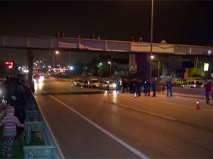 Beton bariyerlerden yola düşerek yaşamını yitirdi