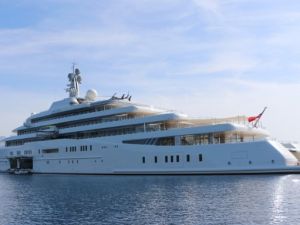 Abramoviç’in Ege tatili sürüyor