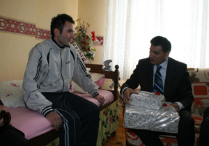 Vali Okutan'dan gaziye ziyaret