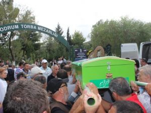 Memduh Ün son yolculuğuna uğurlandı