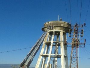 Su kulesinden atlamaya kalktı !